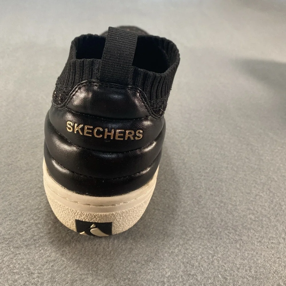 Skechers Womens Black Mesh Rose Gold Slip On 10M